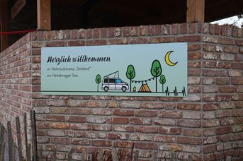 Harkebrügger See mit Reisemobilstellplatz